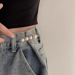 Korean waist tightening artifact, anti-exposure brooch, new trendy Internet celebrity small pin, waist tightening pants, changed to smaller size