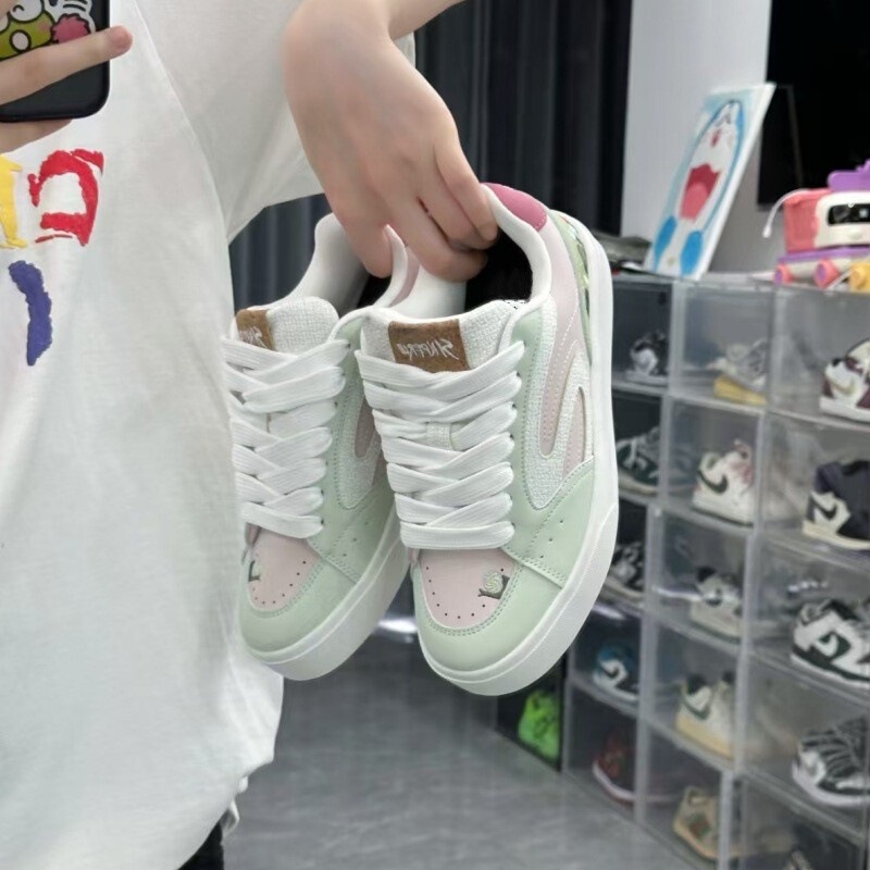 2026 New Summer Thick-Soled Embroidered White Shoes for Women with Unique Design, Casual Versatile Student Sports Sneakers