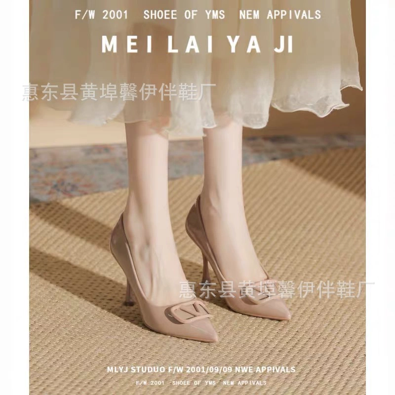 V пряжка на высоком каблуке женский каблук 2025 весна новая лакированная кожа остроконечная красивая сексуальная мода обнаженная обувь женская обувь