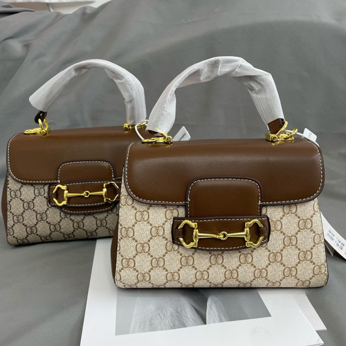 Retro Horseshoe Buckle Handbag from a Niche Brand, Fashionable Crossbody Bag, Vintage Floral Saddle Bag, Shoulder Bag for Women, Live Streaming Handbag