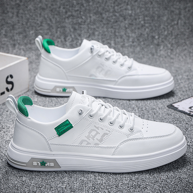 Primavera transpirable zapatos blancos de moda coreana versátil un pedaleo deportivo ocio con suela suave zapatos de moda para hombres 2025 nuevo