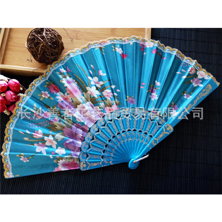 Hay en stock transfronterizo de plástico de hueso pequeño borde de encaje ventilador plegable ventilador de satén ventilador de la danza 8 colores opcionales