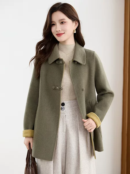 Double-sided fleece coat for women, mid-length, wool, petite, gentle, with a retro lapel and decorative buttons, age-reducing, autumn and winter