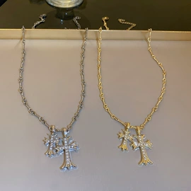 耳环;项链;手链