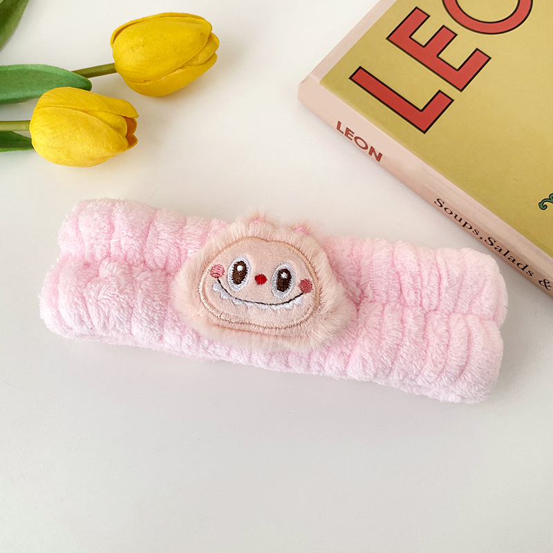 Nuevos dibujos animados tela de tela correa de pelo al por mayor extraña peluche lavado facial maquillaje de tela de tela de tela de banda de mariposa final de cabello de chicas