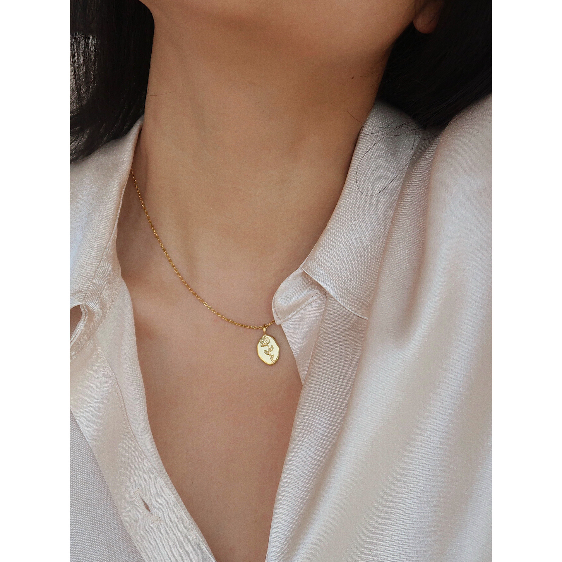 Flower Pattern Elegant Vintage Style Flower Titanium Steel Plating Pendant Necklace