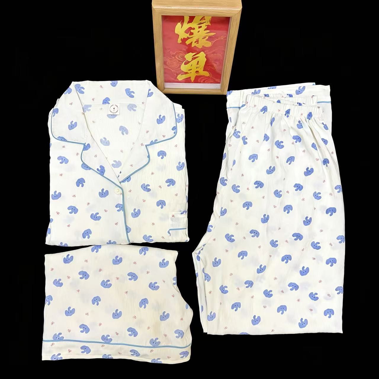Nube de algodón de tres piezas nuevo pijama de mujer adorable con solapa de manga corta pantalones cortos pantalones largos set de ropa para el hogar