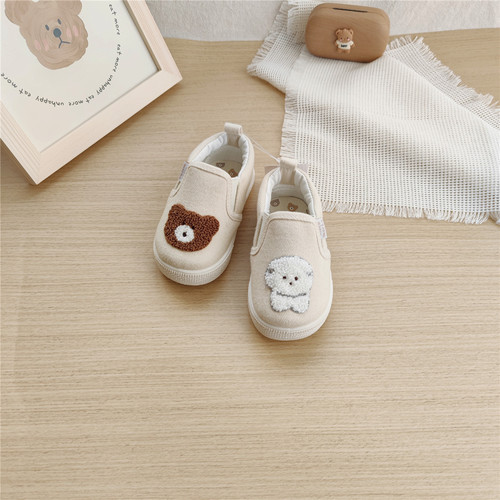 Daily new product moco baby towel embroidered bear toddler shoes children's slip-on sneakers for boys and girls