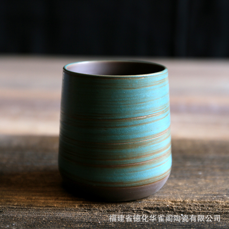 투명한 녹색 수축 컵