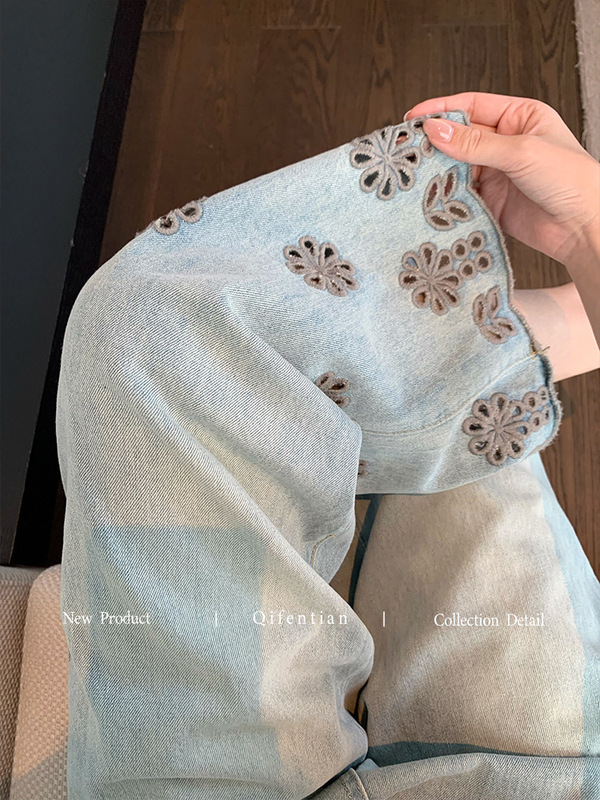 浅蓝色裤脚镂空刺绣牛仔裤女夏高级感百搭宽松直筒九分阔腿裤|undefined