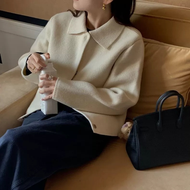 In Stock 2025 Winter New Korean Dongdaemun Le*Obe Solid Color Simple Sweater with Lapel and Hidden Buttons Knit Cardigan
