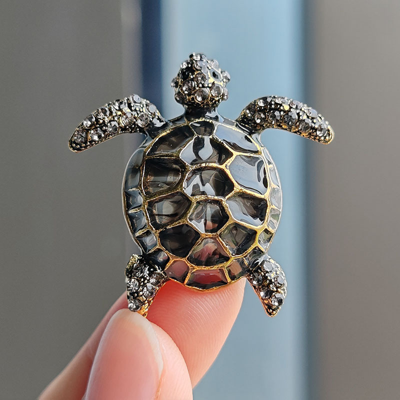 Simple Style Classic Style Tortoise Alloy Inlay Rhinestones Unisex Brooches display picture 12