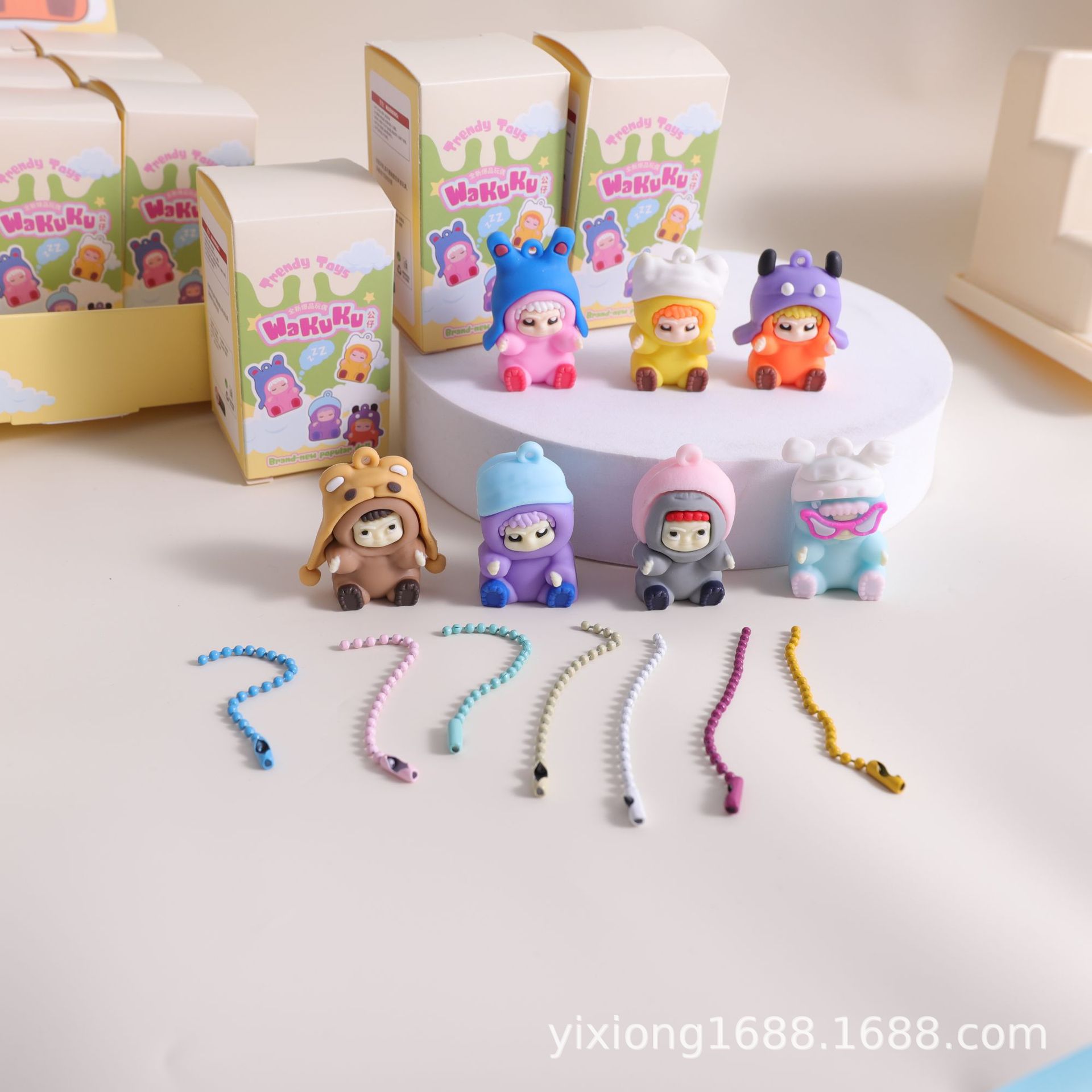 Nuevos productos transfronterizos Wako-ku muñecas de moda serie de muñecas accesorios de tendencia personales llaveros adornos caja ciega al por mayor
