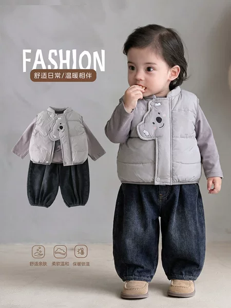 Baby down vest, new winter model, children's white duck down sleeveless jacket, lightweight down clothing for boys and girls