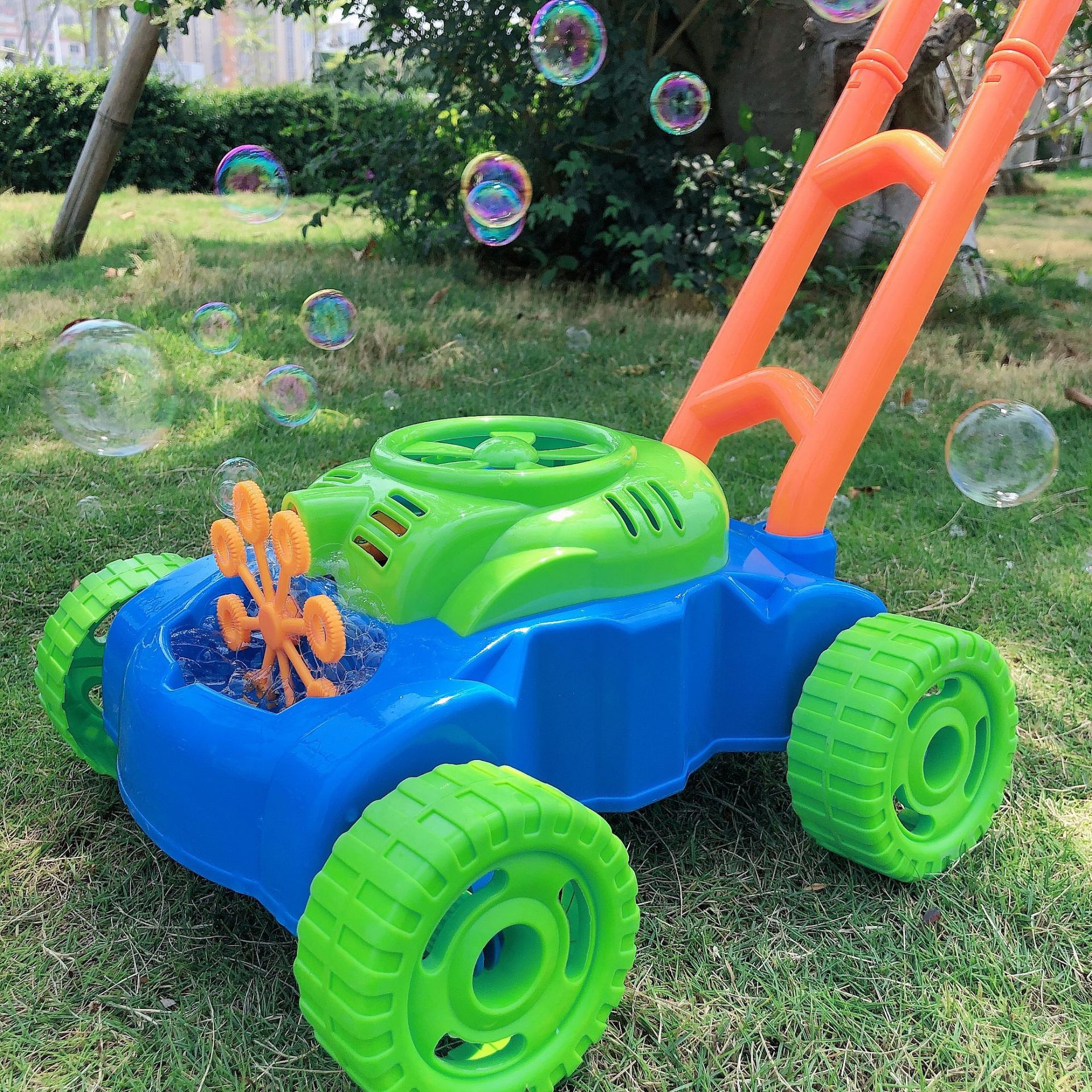 Cross-border Amazon bubble machine electric bubble blowing mower trolley parent-child outdoor children's tank toy