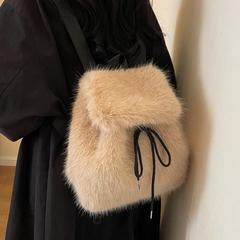 リュックサックの新しいファッションはかわいいです。