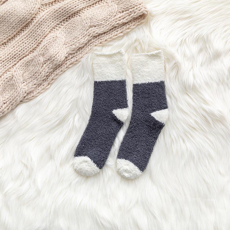 Invierno flanger calcetines de terciopelo de coral de color sólido caliente engrosada toalla Calcetines de piso de terciopelo medio al por mayor