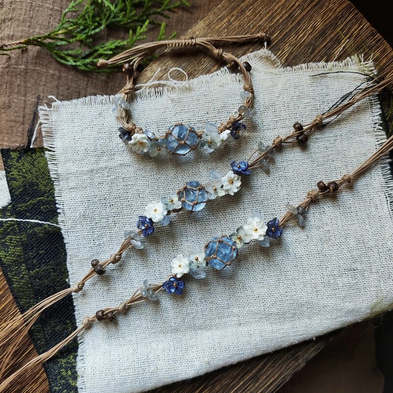 [Qinlan] Original Macrame Synthetic Blue Crystal Woven Flower Bracelet, Adjustable Girly Heart Bracelet