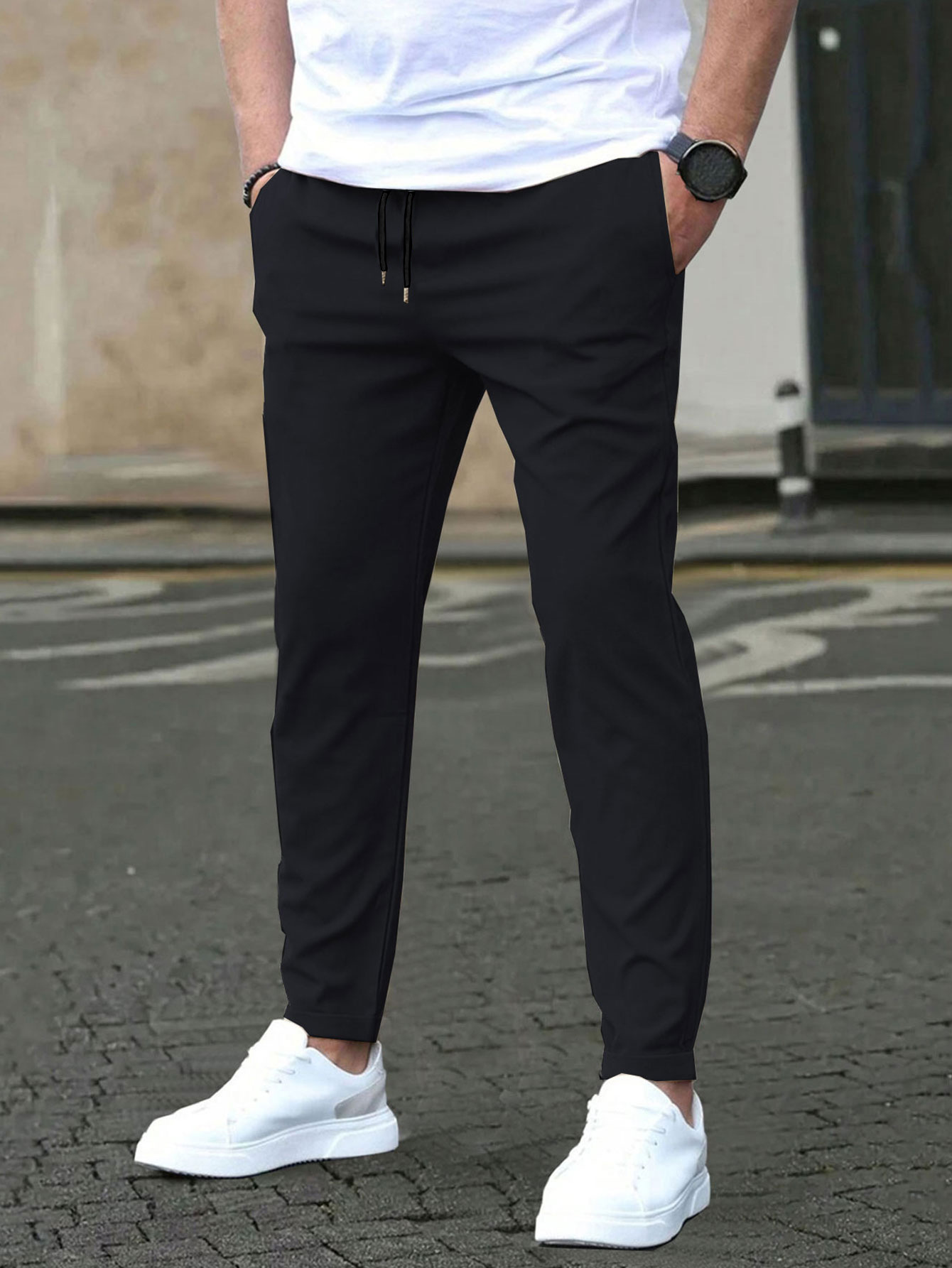 "Klassische Slim-Fit-Freizeithose für Herren mit Lederetikett – Polyester-Komfort für den Alltag in Schwarz, Khaki und Marineblau"_voghion.com