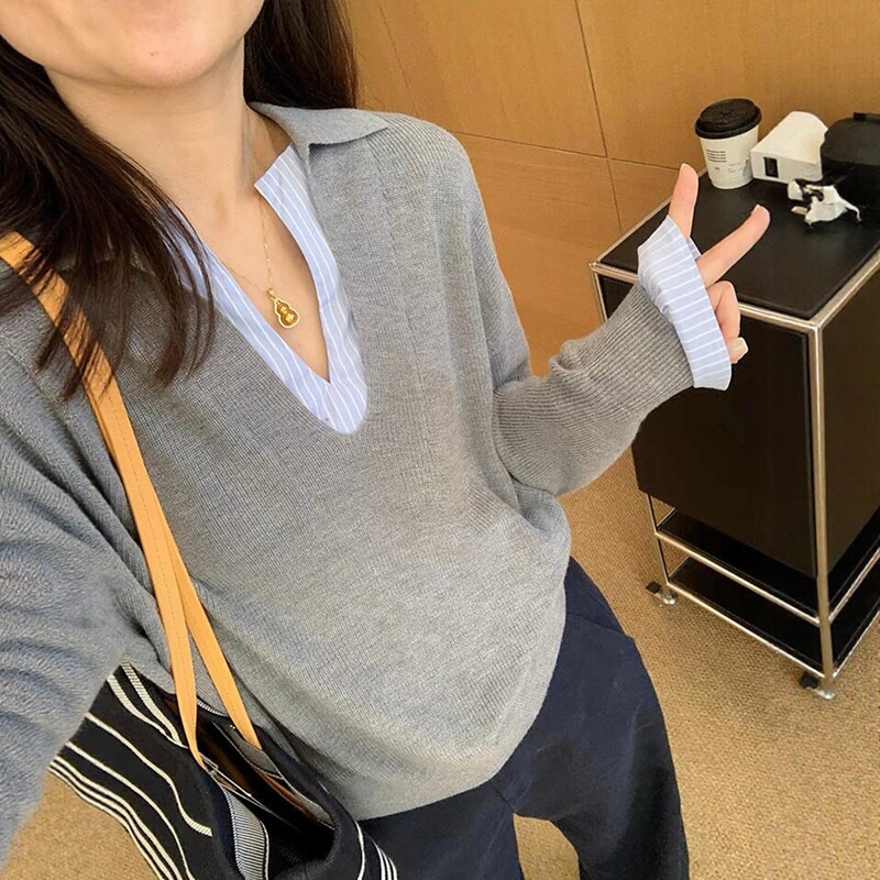 松弛感时髦撞色假两件拼接针织衫毛衣女秋冬季设计感宽松V领上衣|undefined