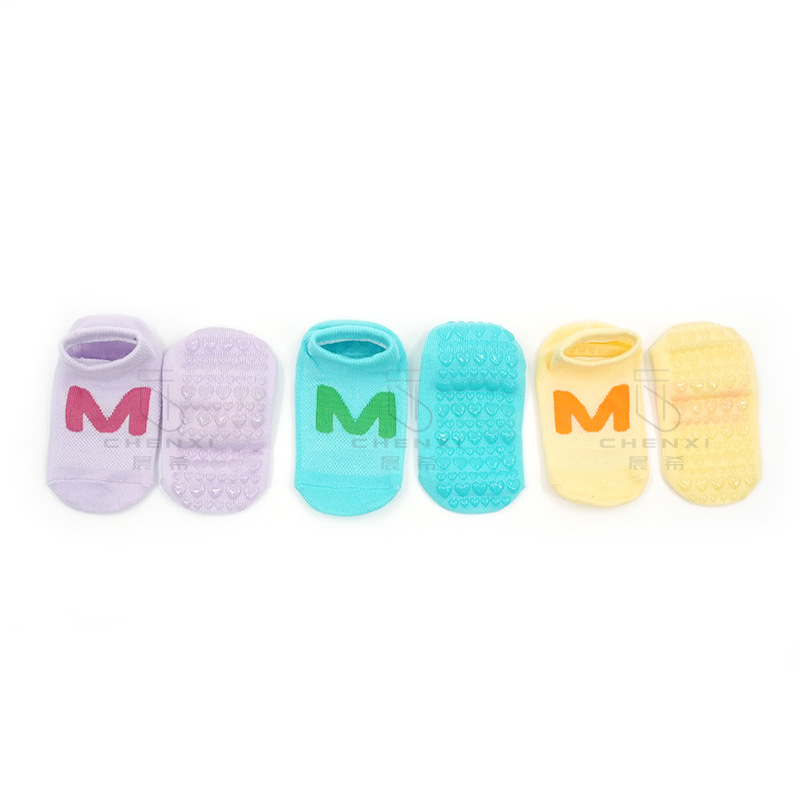 Calcetines de piso antideslizantes para niños de interior, trampolín, parque infantil, centro de educación temprana para padres e hijos, calcetines antideslizantes, calcetines de piso con pegamento