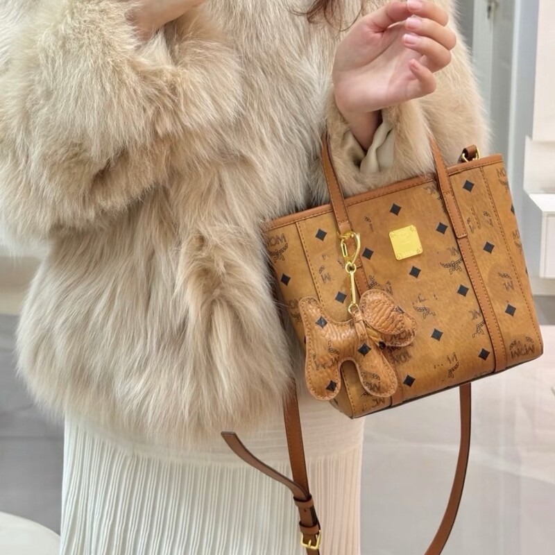 New Mc Basket Bag for Women, Classic Retro Print, Handbag, Shoulder Bag, Crossbody Bag, Fashionable and Versatile Women's Bag