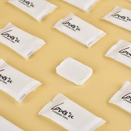 化妆棉、棉签;面膜纸/碗;一次性洗脸巾