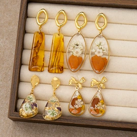 项链;耳环;手链