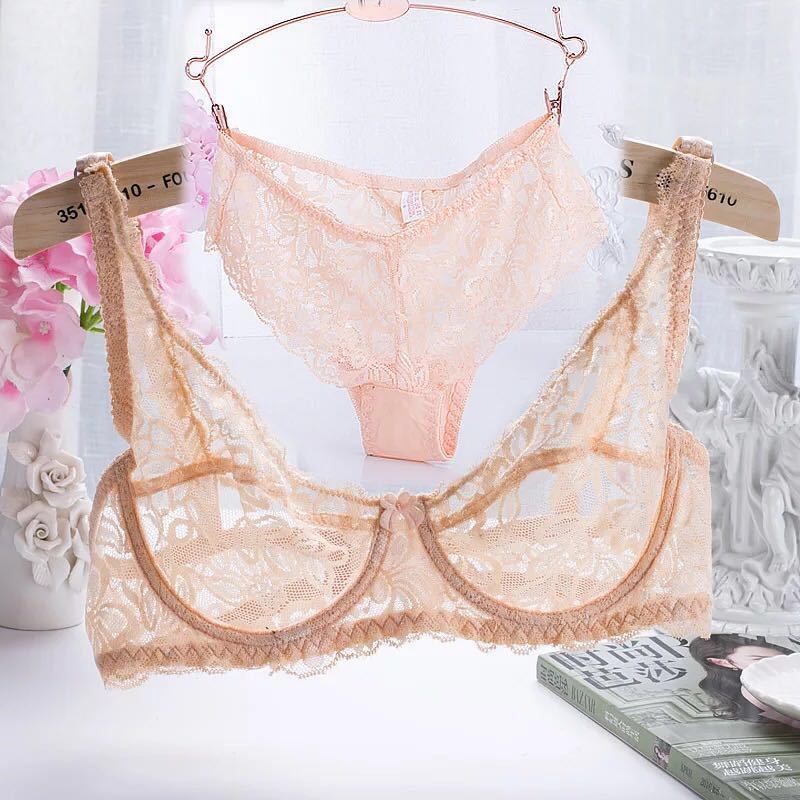 Un ensemble de lingerie sexy avec une fine dentelle transparente, agréable à porter et à dormir._voghion.com