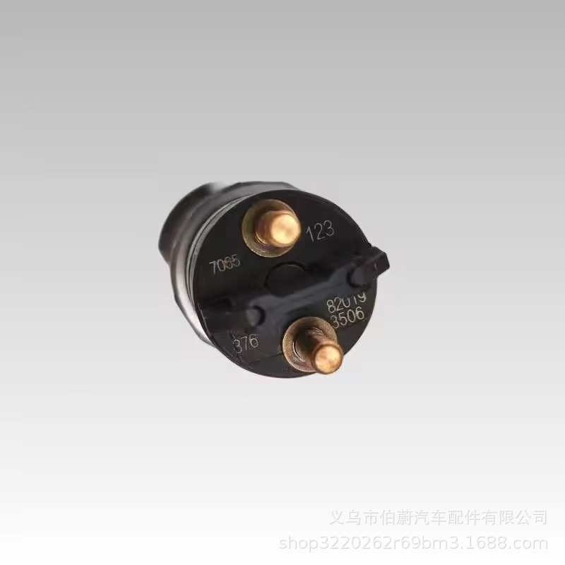 0445120123 fuel injector is suitable for Cummins ISBE4/QSB4.5 engine 4967065/5263262