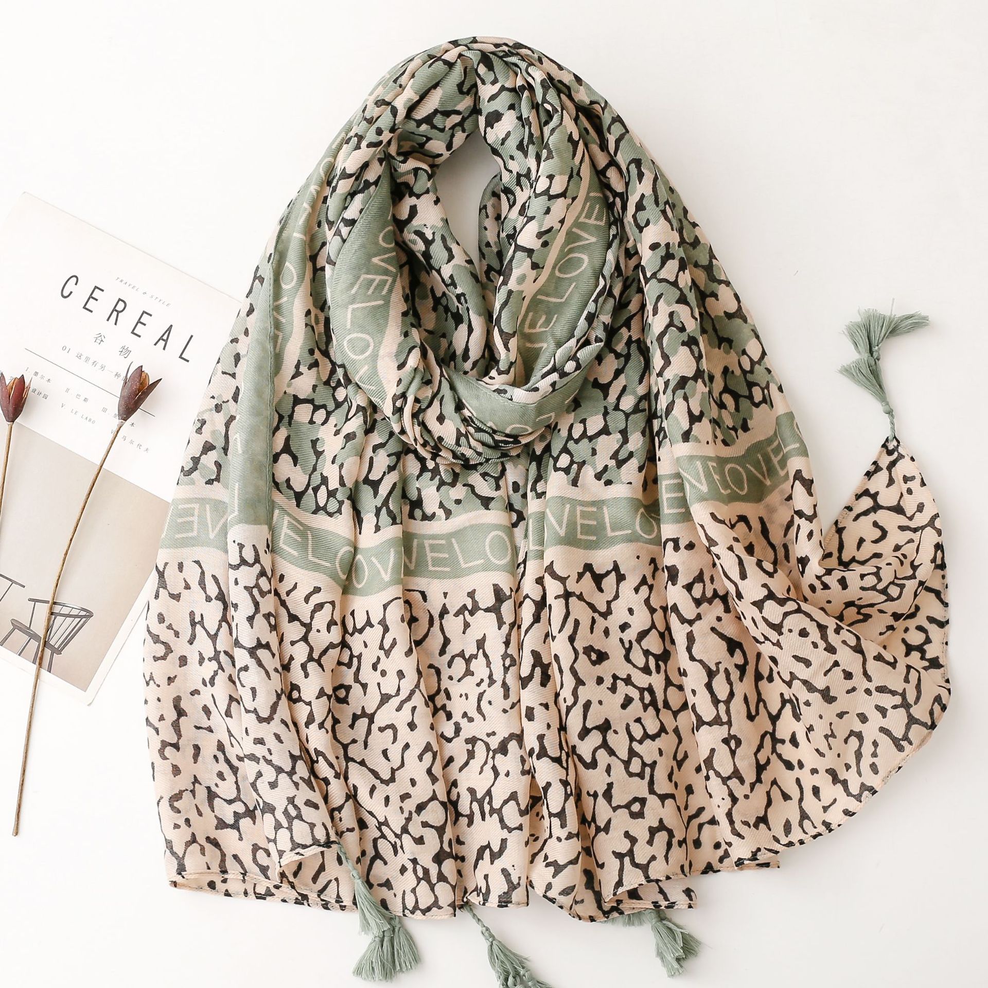 Women's Fashion Leopard Polyester Printing Winter Scarves display picture 3