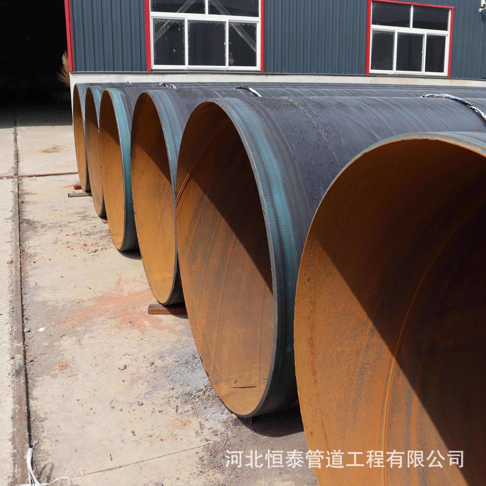 Fábrica en stock 3pe refuerzo tubo anticorrosión de polietileno de tres capas tubo de acero soldado por resistencia 3pe refuerzo