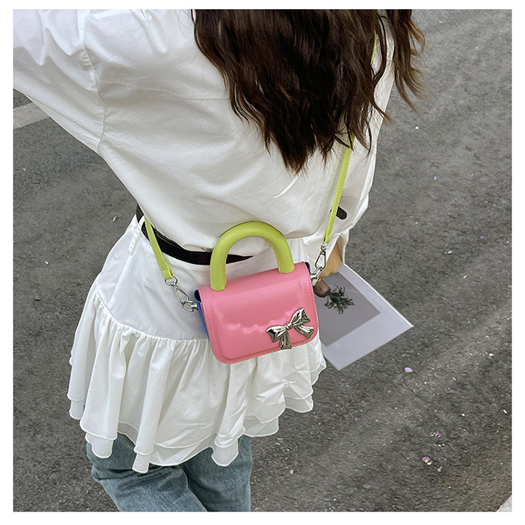 Women's Small Pu Leather Color Block Solid Color Vintage Style Streetwear Bowknot Magnetic Buckle Crossbody Bag display picture 12