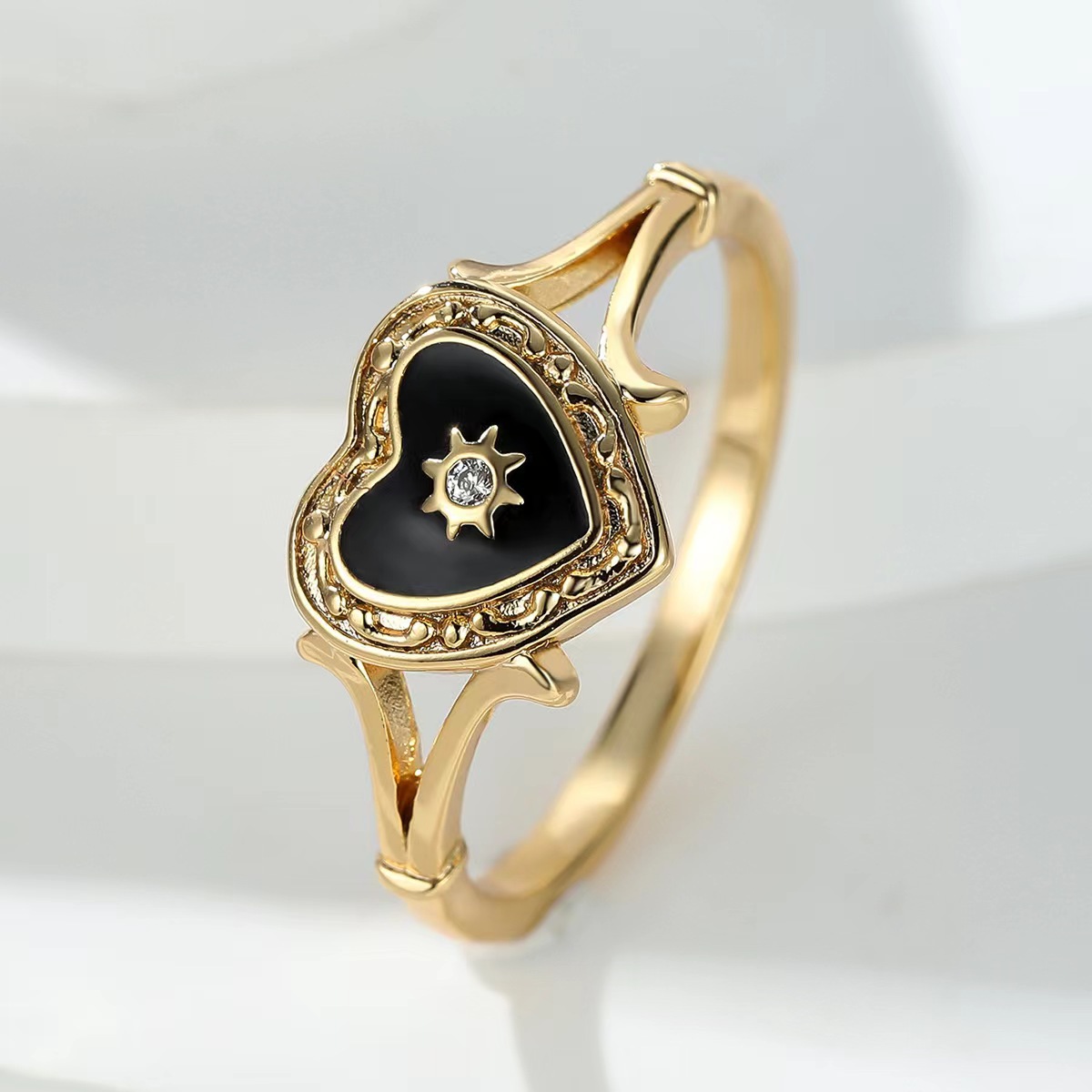 Women's Gender Copper Gothic Heart Shape Rings