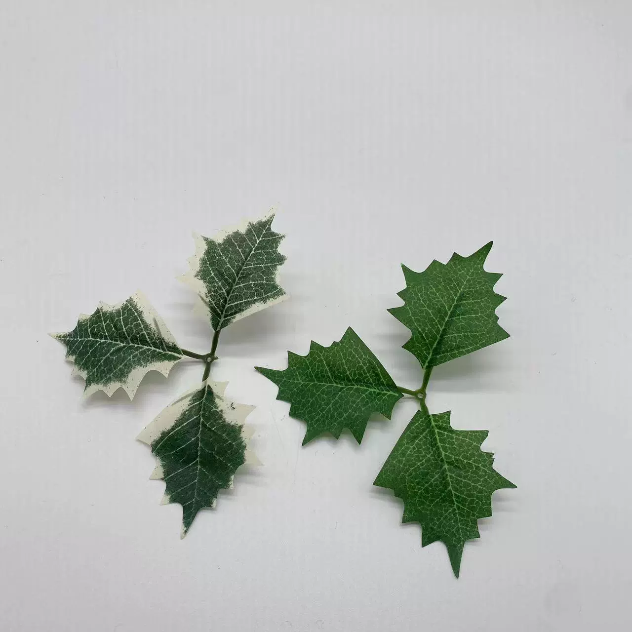 Трансграничное моделирование наконечник маленькая трехвилочная имитация рождественских листьев зеленое растение лист Праздничная сцена макет моделирование украшения лист оптовая продажа