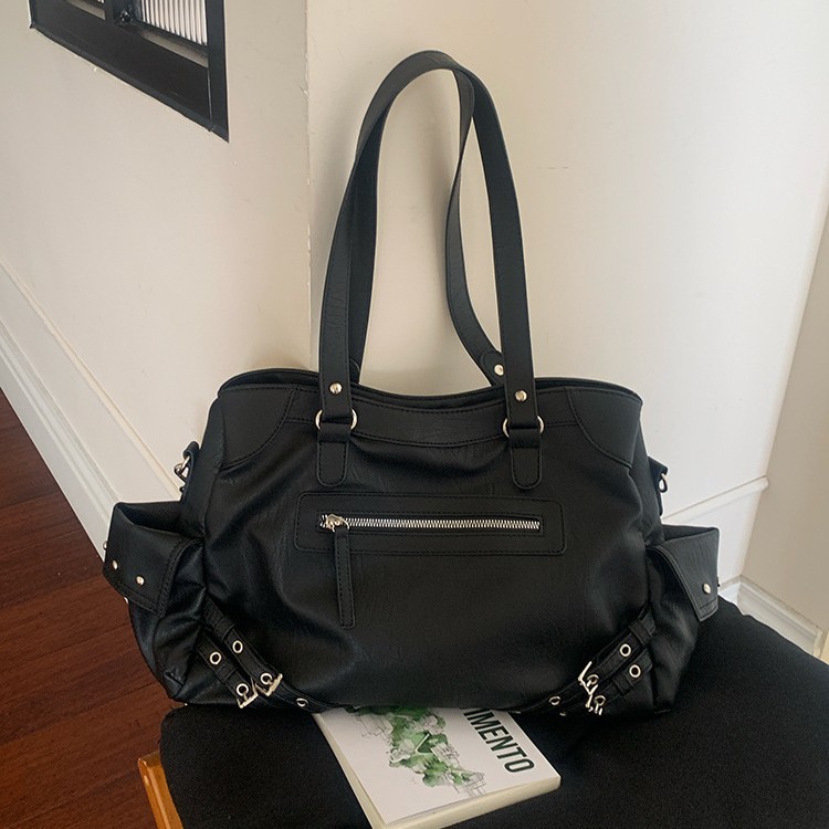 韩国小众机车包黑色复古甜酷y2k辣妹风斜挎包通勤大容量托特包女