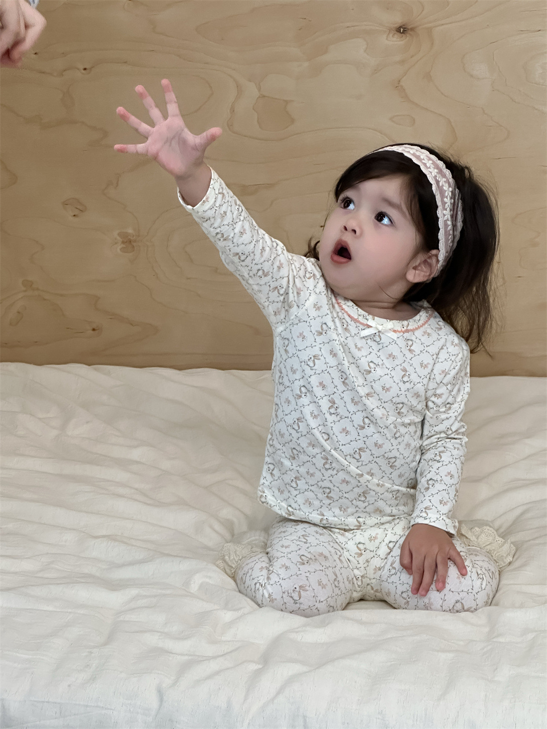 Pijamas infantiles de otoño conjunto de casa 2025 ropa de otoño ropa infantil coreana pijamas niñas ropa de hogar dos piezas