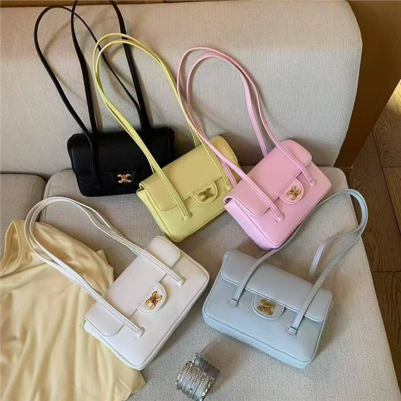 Korean Niche Design Fashion Small Square Bag 2026 New Versatile Exquisite Lock Buckle Small Square Bag Commuter Shoulder Bag Korean Niche Design Fashion Small Square Bag 2026 New Versatile Exquisite Lock Buckle Small Square Bag Commuter Shoulder Bag