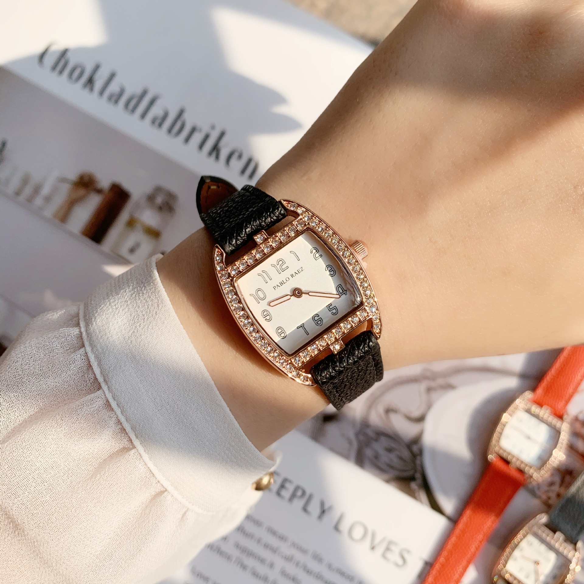 New Watch Retro INS Style Women's Watch with Lychee Pattern Belt and Diamond Black Quartz Watch Rose Gold Light Luxury Diamond Inlay_voghion.com