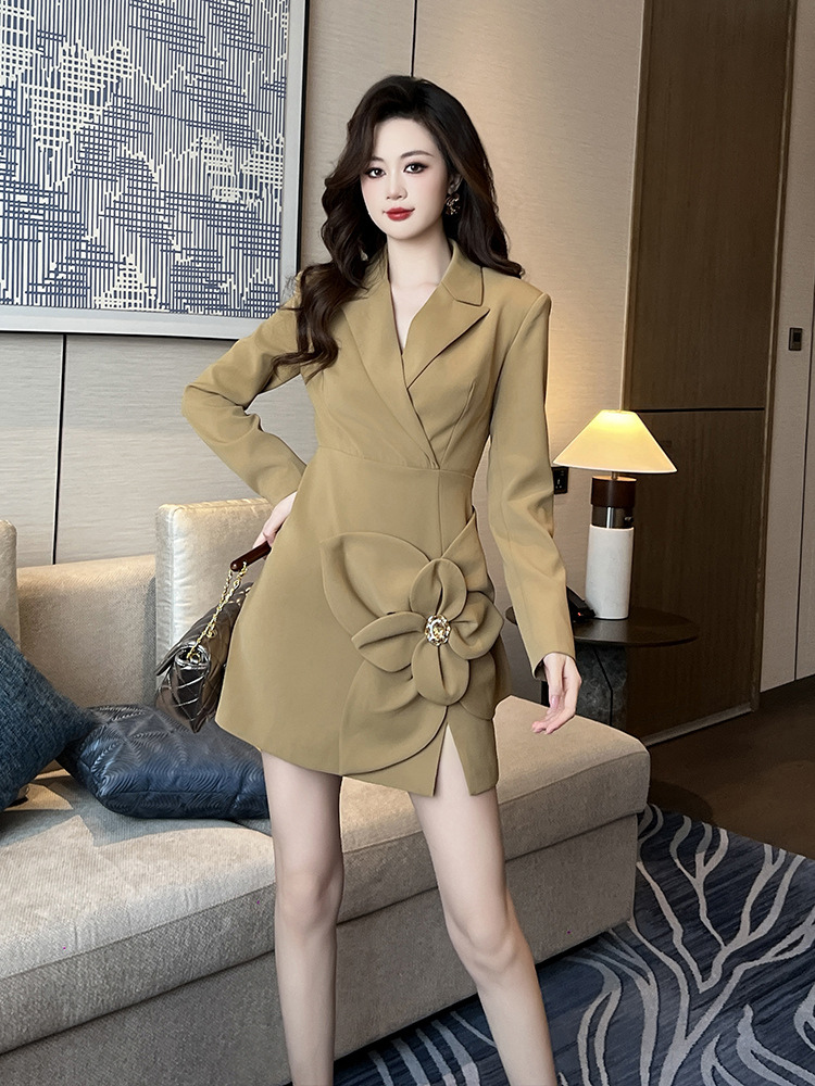 Đầm blazer nữ cổ điển Pháp cổ ve họa tiết hoa eo thon ôm dáng — Màu camel