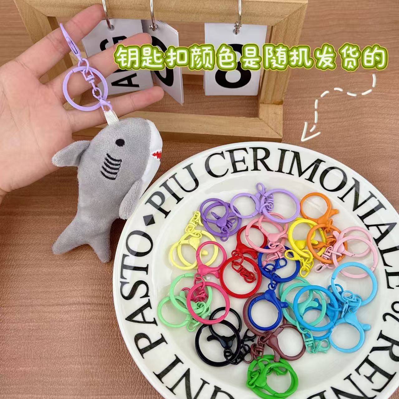 同じサイズの大歯サメぬいぐるみ海洋館クジラ人形人形キーホルダー