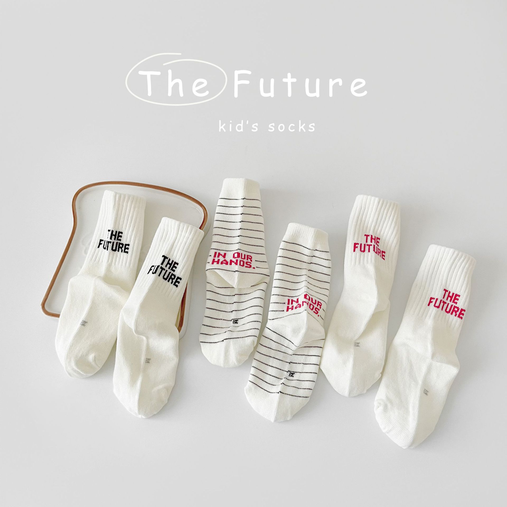 W2416 스트라이프 레터 양말