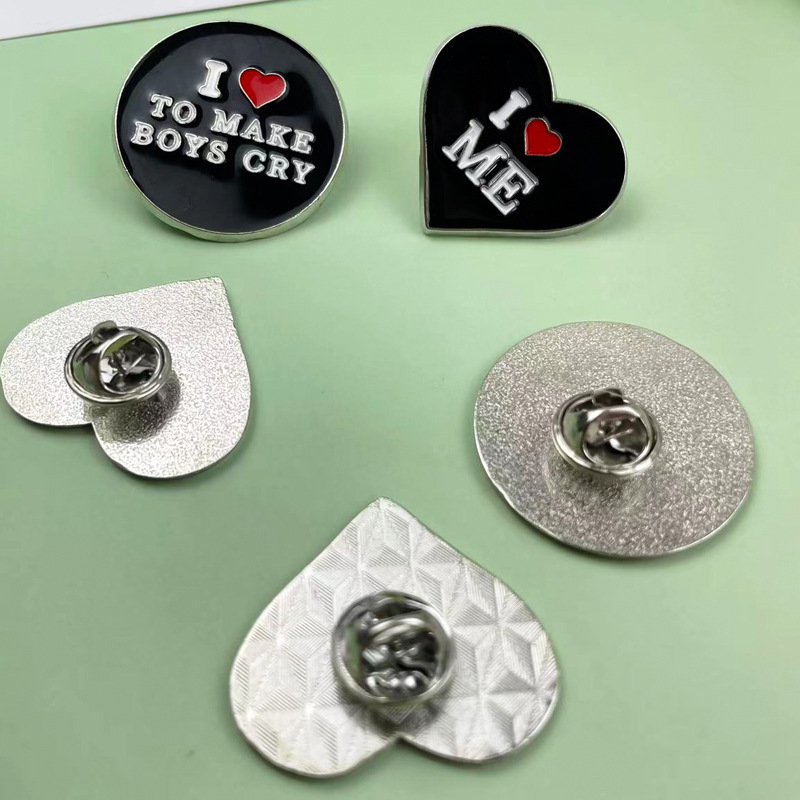 Insignia de metal con letras en inglés creativas europeas y americanas, personalidad, amor negro, ropa, bolsos, accesorios, broches transfronterizos