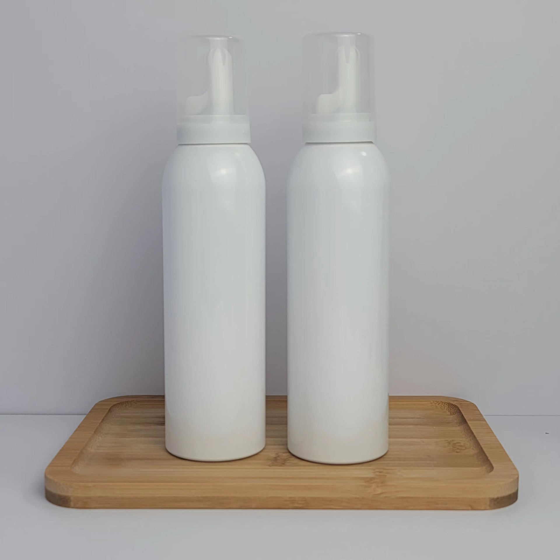 现货150ml白色泡沫气雾铝罐 保湿防晒喷雾铝瓶 卡扣化妆品包装瓶