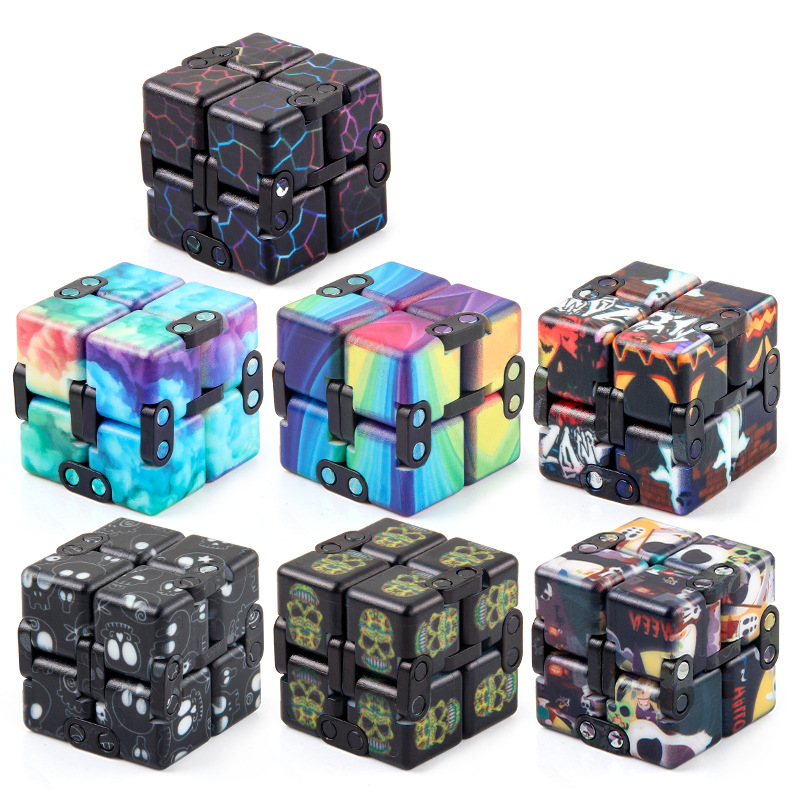 Descompresión de Halloween ilimitado Cubo de Rubik Navidad descompresión nuevo juguete exótico bolsillo Flip de segunda orden de Rubik's Cube transfronteriza