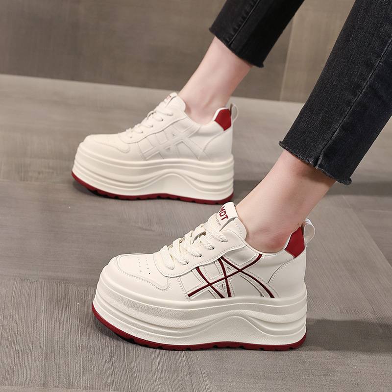 Giày sneaker nữ đế dày tăng chiều cao, phối màu trắng basic, đế bánh mì êm ái — màu sắc