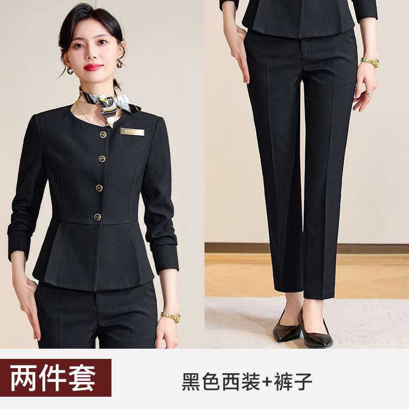 職業スーツの女性と春秋の新型ホテルのフロント作業服美容院の医美は宝石店の工服を接待します。