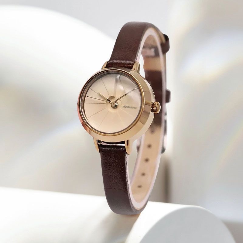 Second-Hand Women's Watch Women's Simple Niche Retro Belt Small Disc Quartz Women's Watch Light Luxury Retro Style