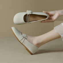 2025年新款奶奶软皮软底豆豆鞋玛丽珍平底单鞋女夏旗袍凉鞋晚晚鞋