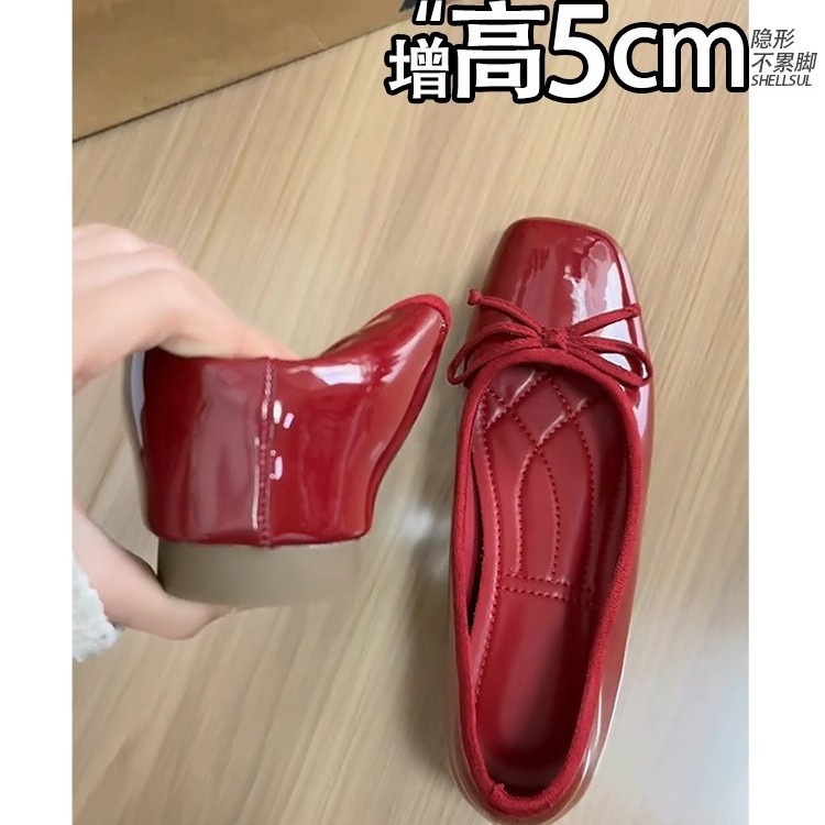 ¡No cansado! Invisible realce el pequeño hombre 2025 primavera y verano tacones altos boca baja Mary Jane zapatos individuales rojos mujer